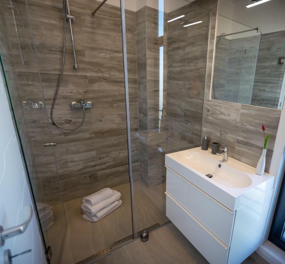 Apartments Steel Residence- Tesla Drive Experience Temeşvar Dış mekan fotoğraf
