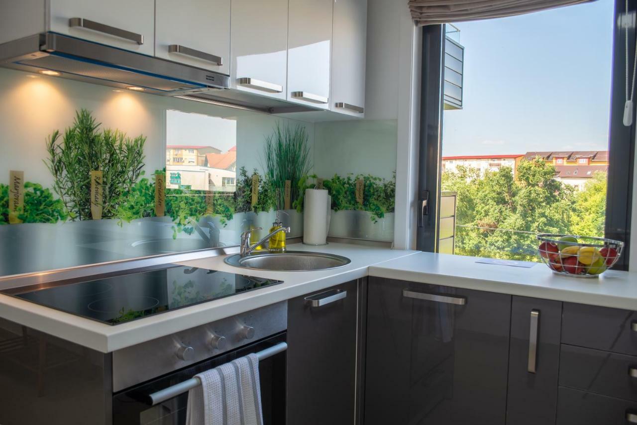 Apartments Steel Residence- Tesla Drive Experience Temeşvar Dış mekan fotoğraf